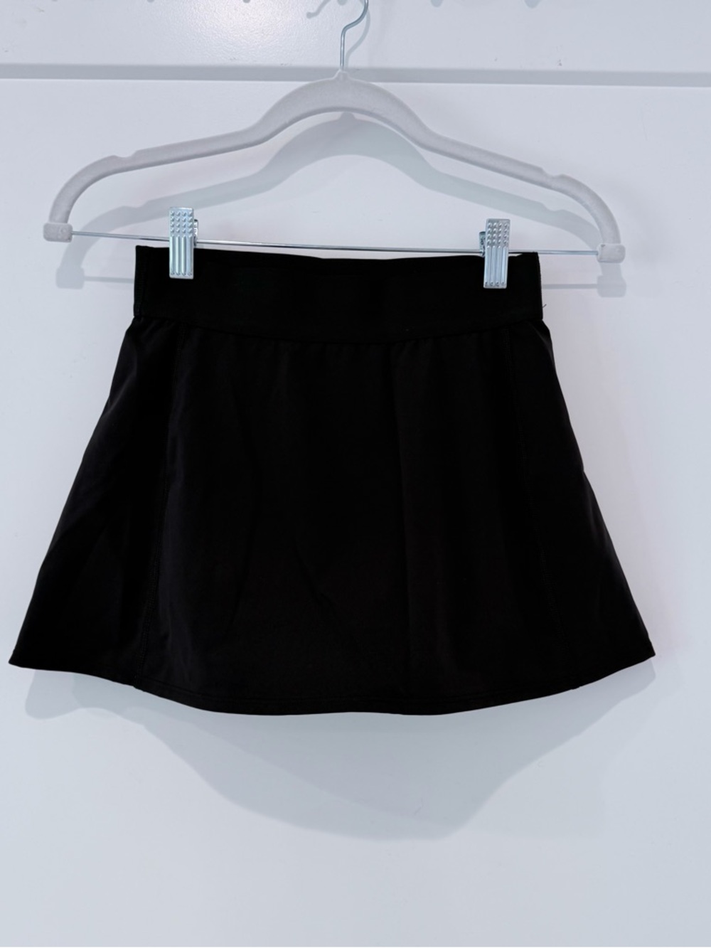 NWOT Aritzia Black Women's TnAction
TNASLICK™ COURT MICRO SKIRT Skort, XS - Picture 3 of 8